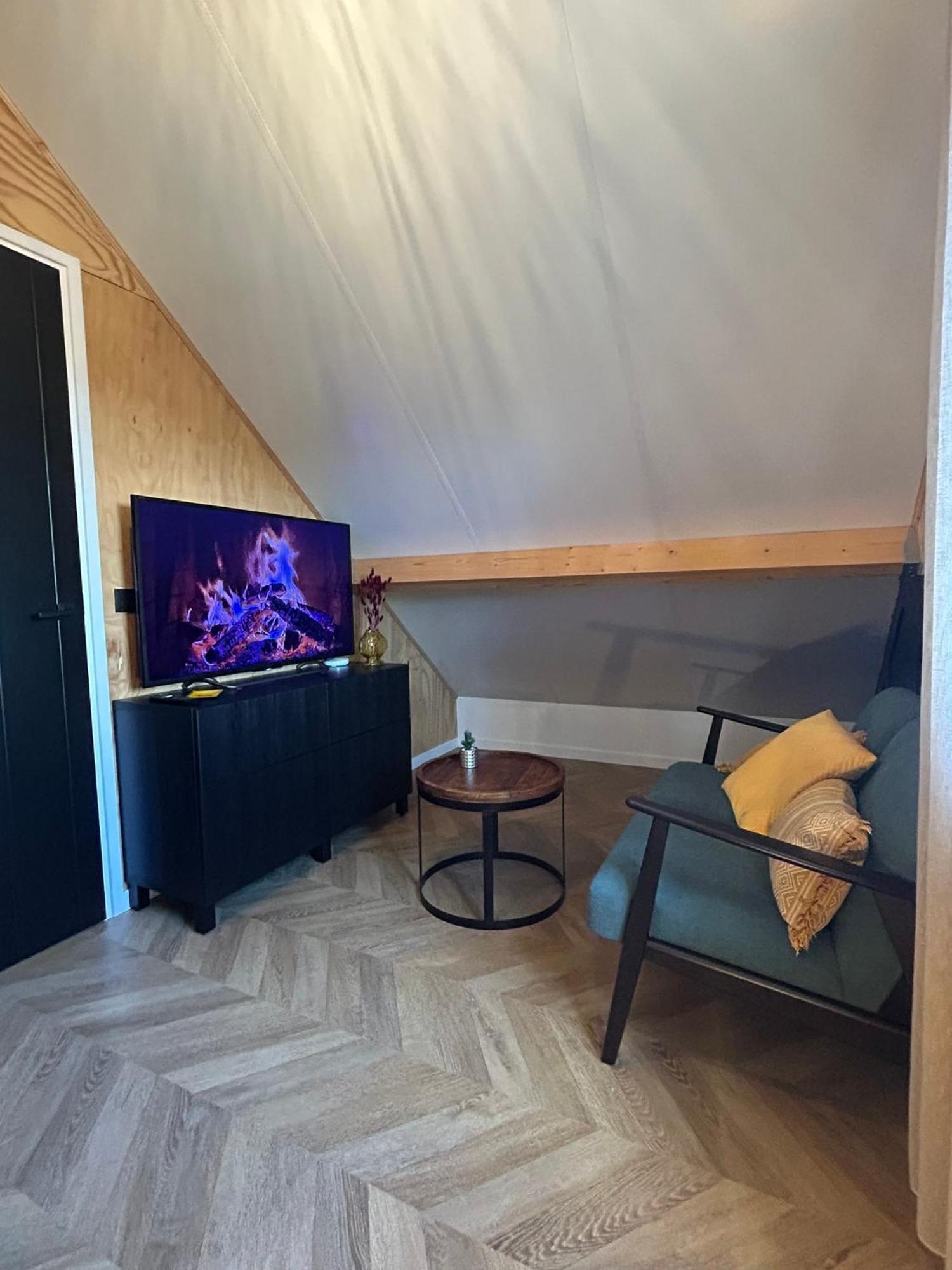 Tiny House Thuus Villa ซินท์ อันนาลอนด์ ภายนอก รูปภาพ